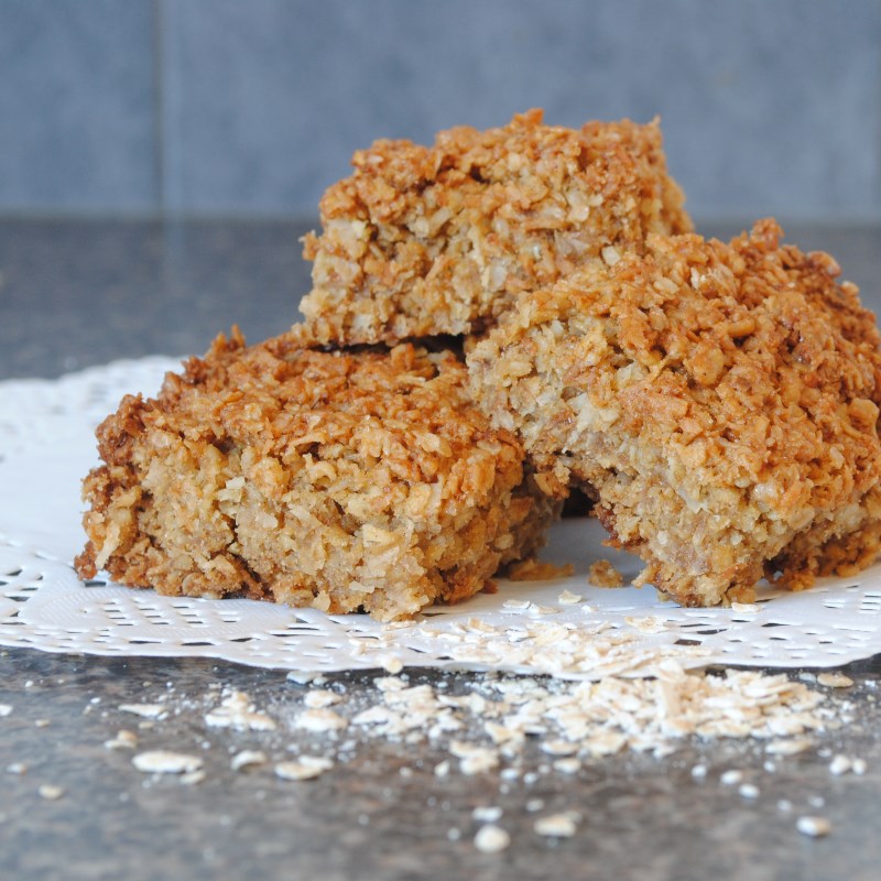 Crunchy Oat Slice Recipe - Old Skool Recipes